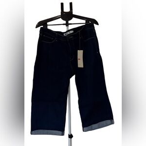 NWT Levi's Women's Dark Denim Classic Capri 16